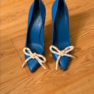 Burberry Blue Heels with Bow Detail